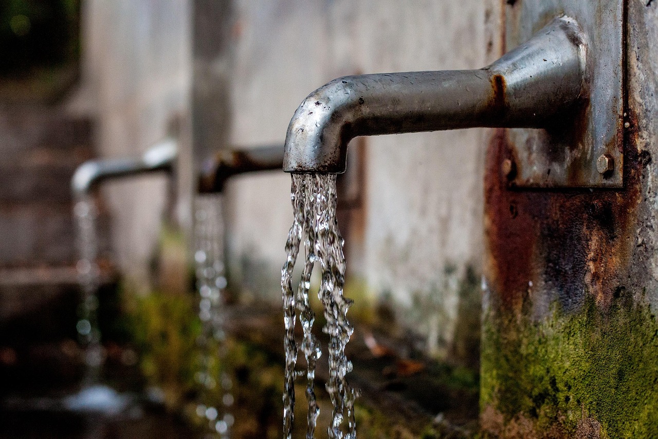 entdecken sie die faszinierenden eigenschaften von wasser, seiner bedeutung für das leben, seine verschiedenen formen und seine rolle in der natur. erfahren sie mehr über den wasserkreislauf und die essentielle funktion von wasser für die umwelt.